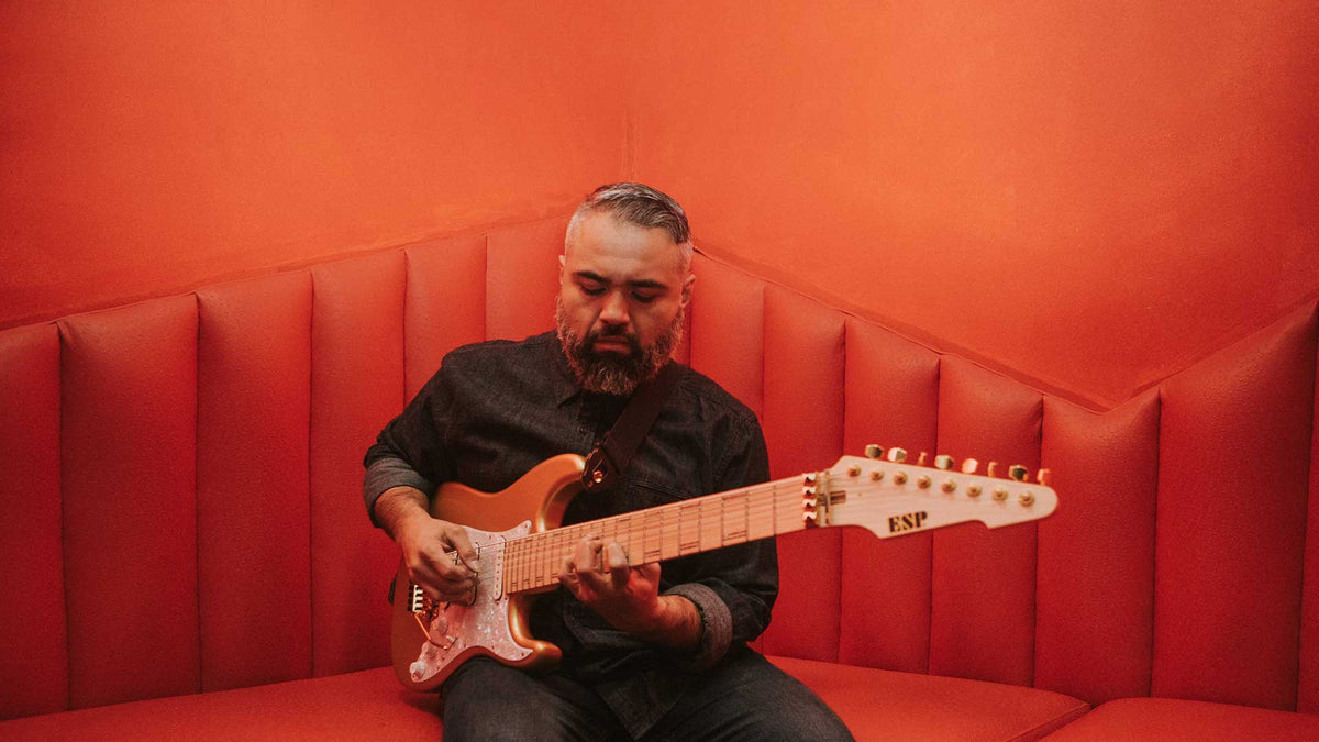 Mestís musician 